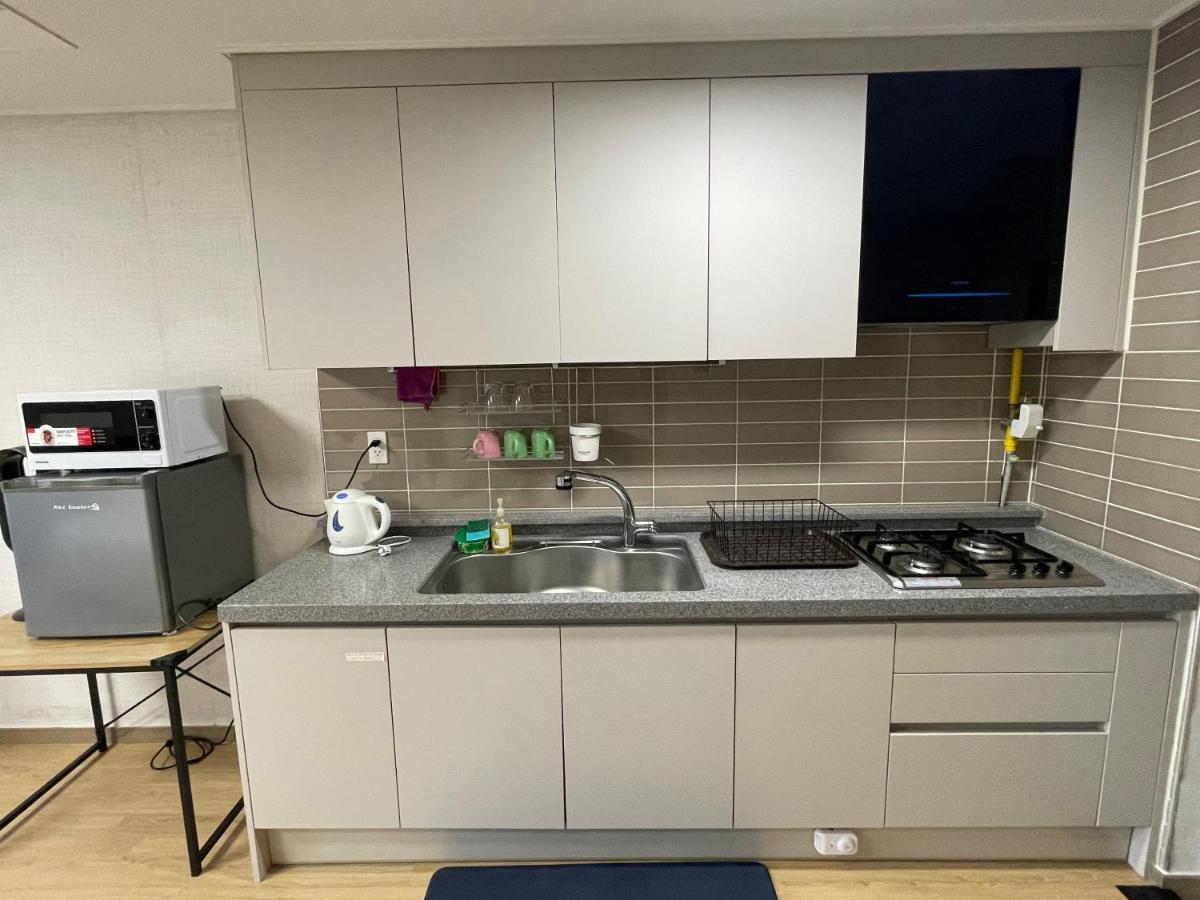 Spacious Luxury Condo W/ Kitchen Beside Hilton Clark D'Heights Angeles Exteriör bild