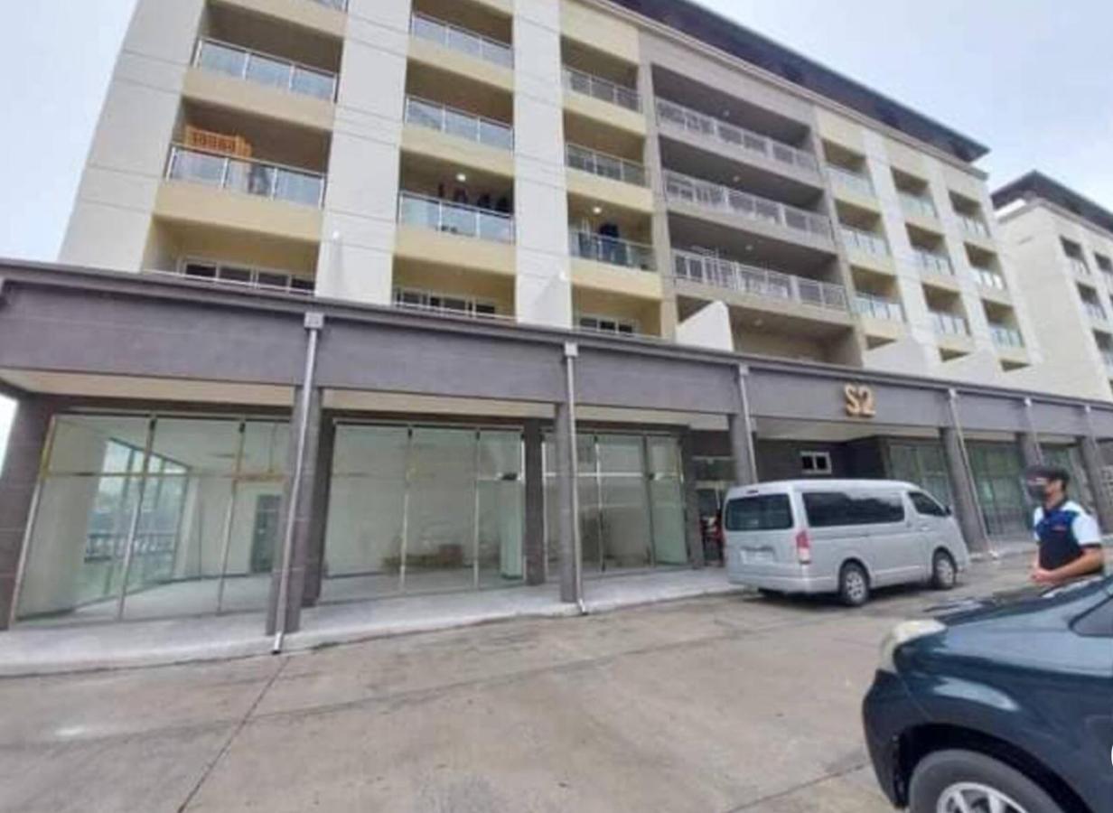 Spacious Luxury Condo W/ Kitchen Beside Hilton Clark D'Heights Angeles Exteriör bild
